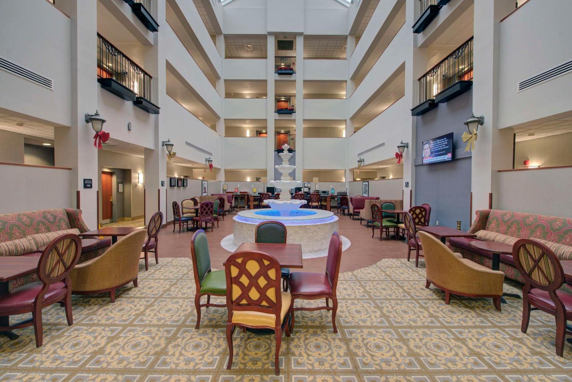 Hampton Inn & Suites By Hilton - Rockville Centre Exterior foto